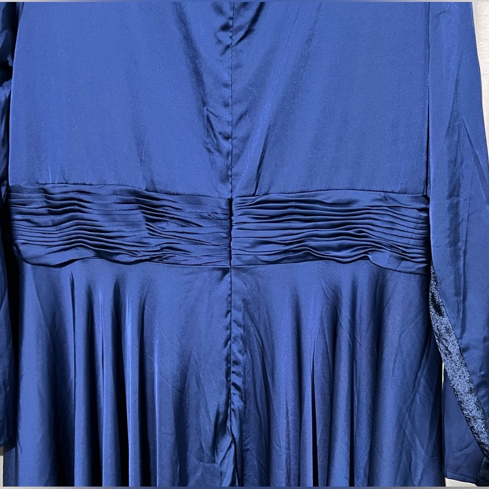 Mac Duggal quarter sleeve v neck A line gown silk gown midnight blue size 18W‎ - Picture 9 of 12